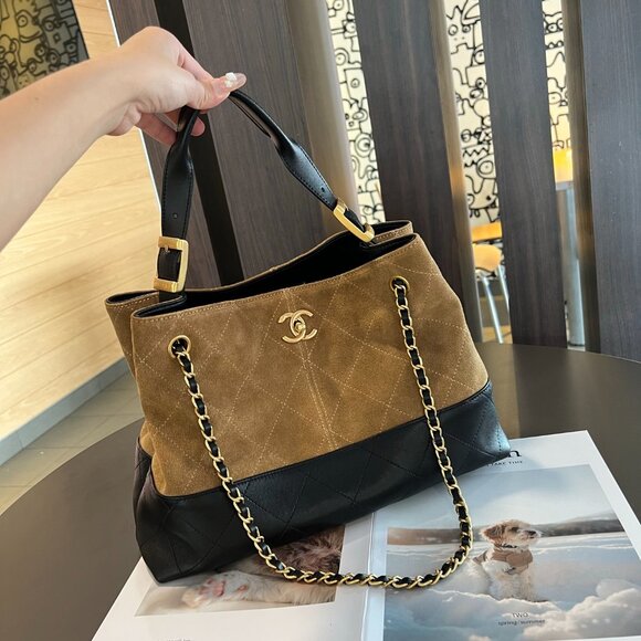 Chanel 25a suede khaki color-block hobo tote small bag - Picture 2 of 8